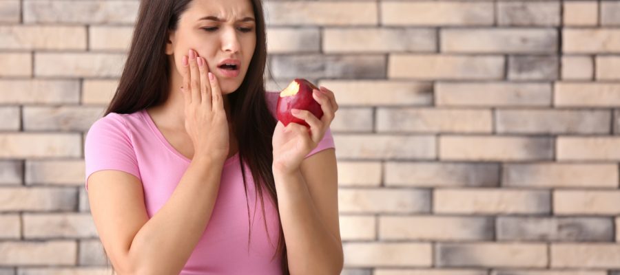 What to do when you experience teeth pain when biting down