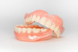 how to fix a broken denture set